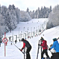 wyciag-narciarski-czarnow-rudawy-janowickie