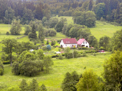 Nasze gospodarstwo z Góry Jagoda - W Dolinie Modrzewi - Agroturystyka Rudawy Janowickie